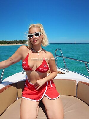 Ezgi Ergenç Nude Leaked Photo #44