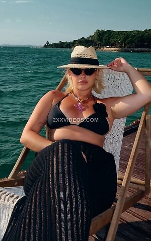 Ezgi Ergenç Nude Leaked Photo #67