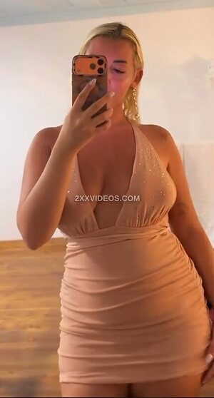 Ezgi Ergenç Nude Leaked Photo #85