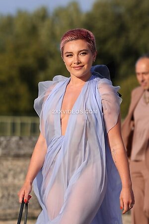 Florence Pugh photo
