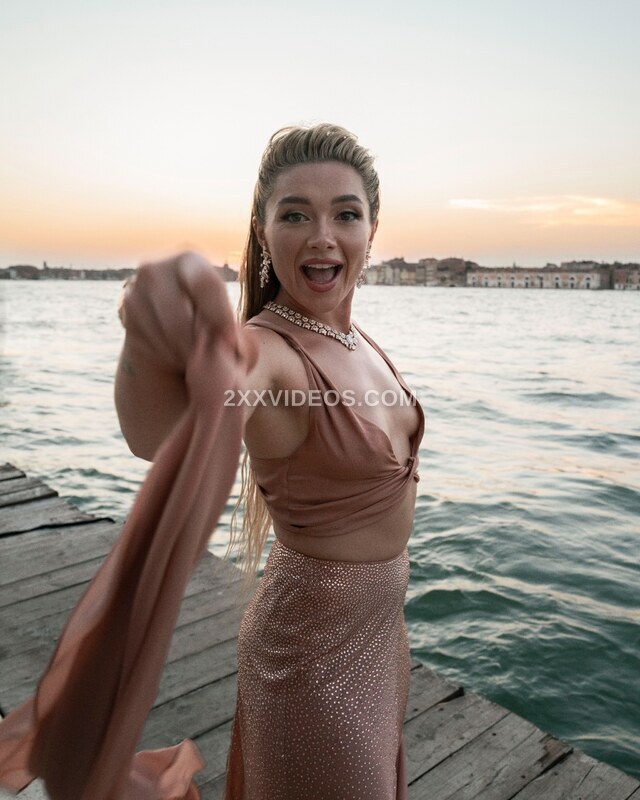 Florence Pugh photo