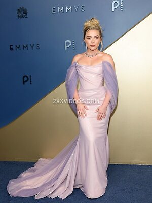 Florence Pugh photo