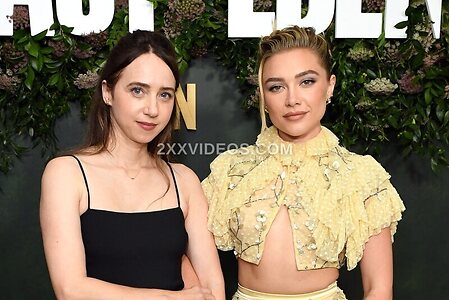 Florence Pugh photo