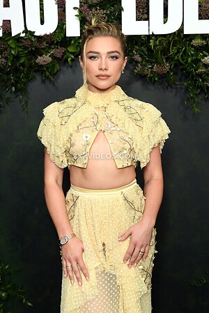 Florence Pugh photo