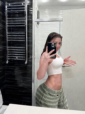 Gizem Orhan Nude Leaked Photo #7