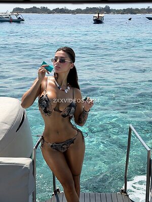 Gloria Meshi Nude Leaked Photo #11