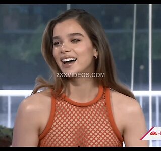 Hailee Steinfeld Nude Leaked Photo #20