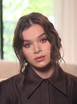 Hailee Steinfeld photo