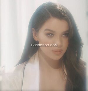 Hailee Steinfeld photo
