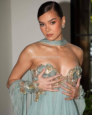 Hailee Steinfeld photo