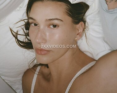 Hailey Baldwin Bieber photo