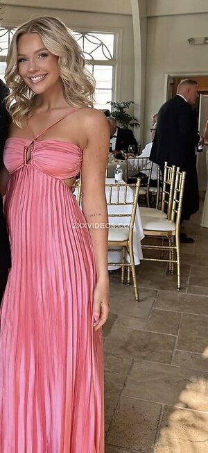 Hailey Malles Nude Photos
