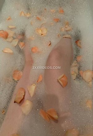 Halftones Nude Leaked Photo #15