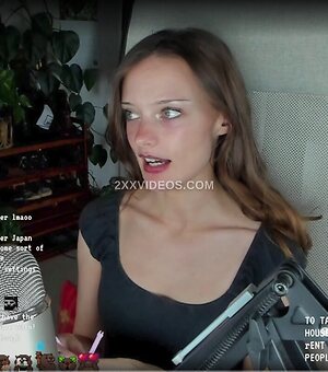 hannah Nude Leaked Photo #3