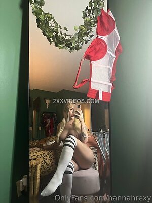 hannahrexy Nude Leaked Photo #40