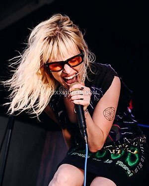 Hayley Williams Nude Leaked Photo #4