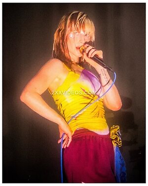 Hayley Williams Nude Leaked Photo #19