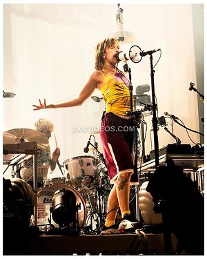 Hayley Williams Nude Leaked Photo #20