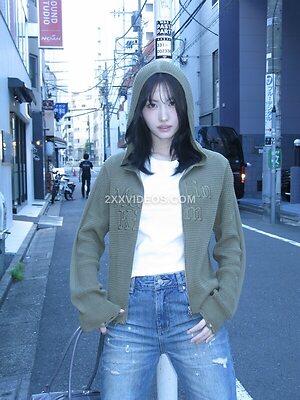 Hirai Momo photo