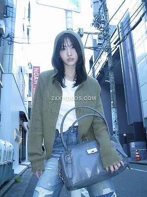 Hirai Momo photo