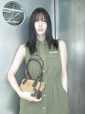 Hirai Momo photo