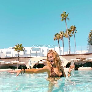 Hollie Bennett photo