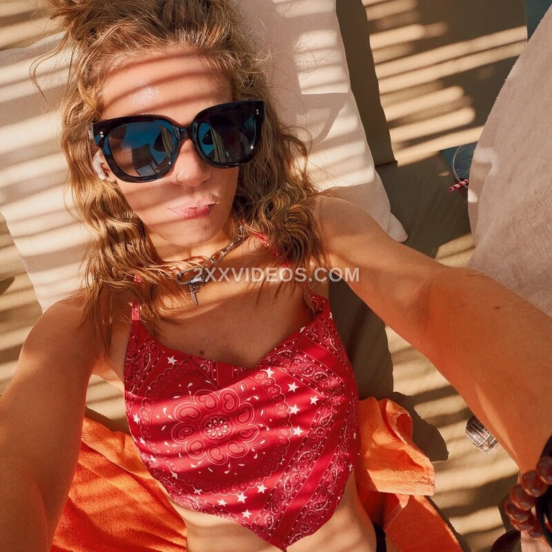 Hollie Bennett Nude Leaked Photos