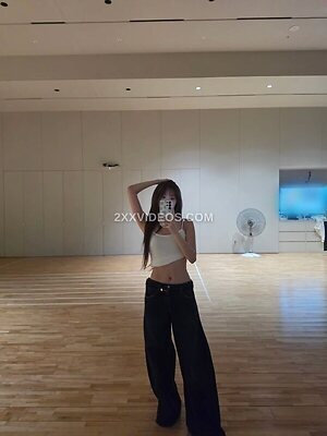 Hong Eunchae Nude Leaked Photo #13
