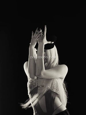 Huh Yunjin photo