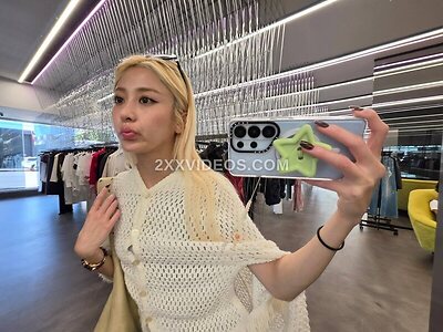 Huh Yunjin photo
