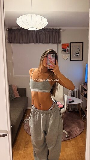 Ida Yingchun More Nude Photos