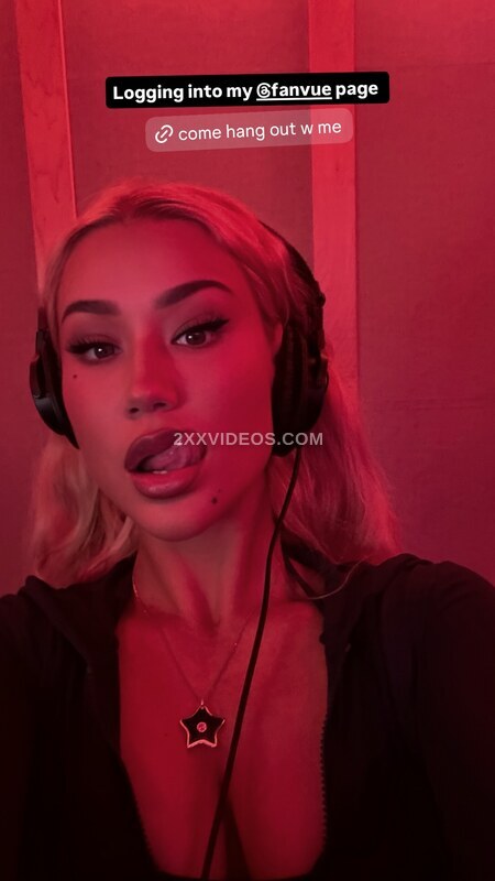 Iggy Azalea photo