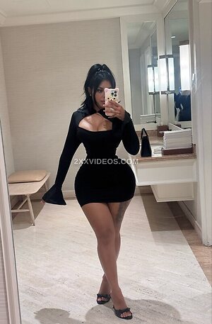 Iluvcinnie Nude Leaked Photo #13