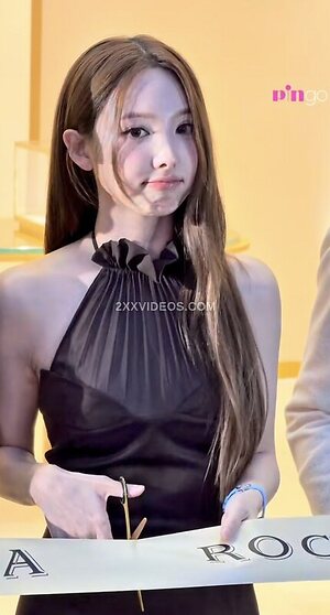 I’m Nayeon Nude Leaked Photo #14