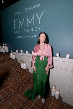 Isa Briones photo