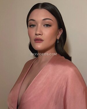 Isa Briones photo