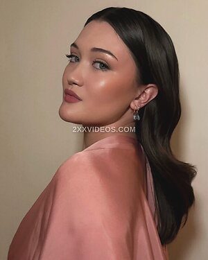 Isa Briones photo