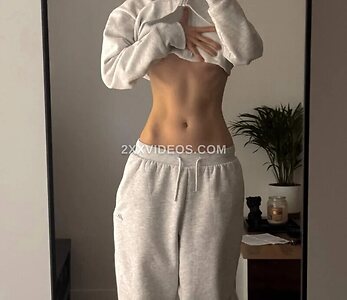 Izabeii Nude Leaked Photo #9