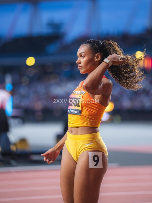 Jaël-Sakura Bestué Ferrera photo