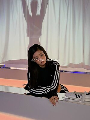 Jennie Nude Leaked Photo #6