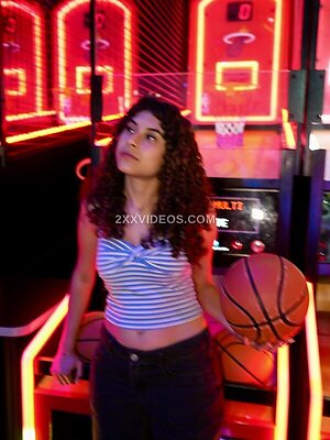 Jenny Hoyos photo