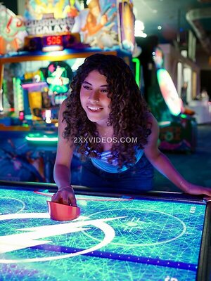 Jenny Hoyos photo