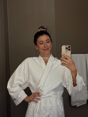 Jewel Staite Nude Leaked Photo #2
