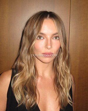 Jodie Comer photo