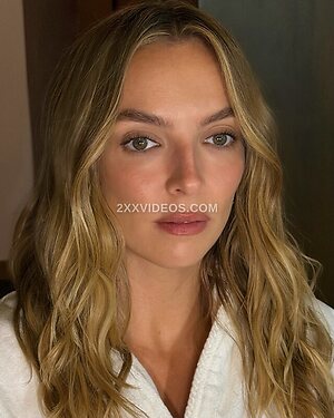 Jodie Comer photo