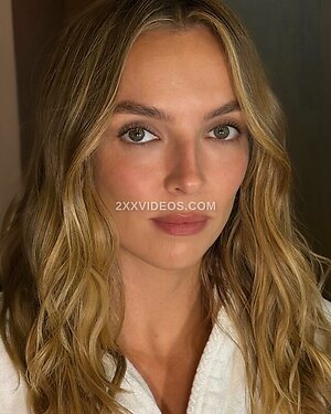 Jodie Comer photo
