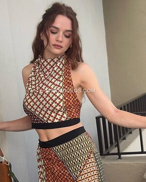 Joey King photo