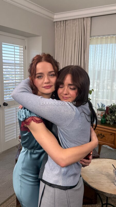 Joey King photo