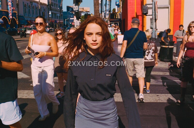 Joey King photo