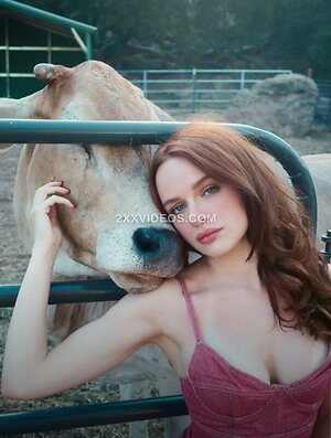 Joey King photo